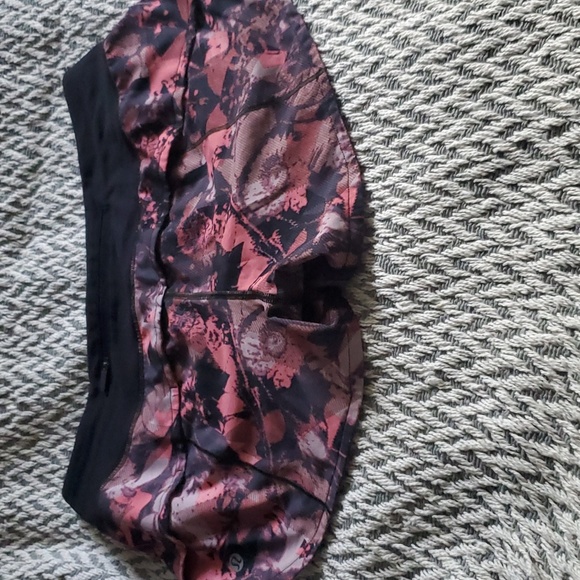 Lulumelon shorts athletica - Picture 4 of 7